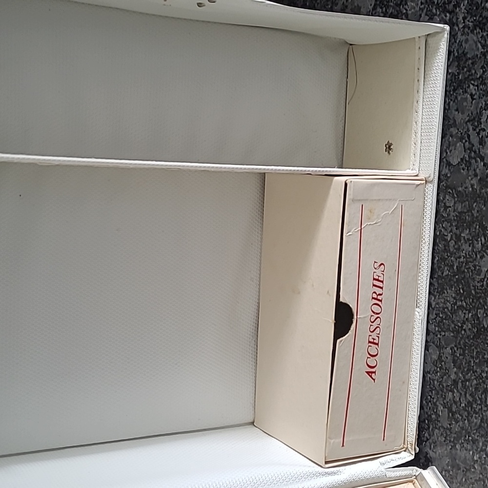 Barbie Vintage 1968 "The World of Barbie Doll Trunk" Carrying Wardrobe Case - Picture 11 of 16